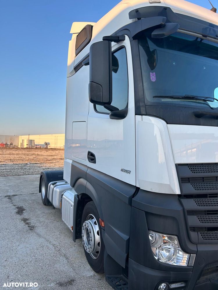 Mercedes-Benz Actros - 3