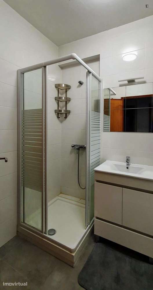 Quarto - localizado em  Coimbra - Grande imagem: 2/14