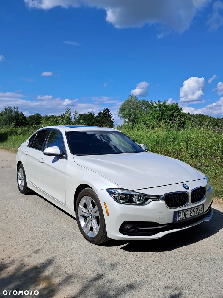 BMW Seria 3 330i - 26