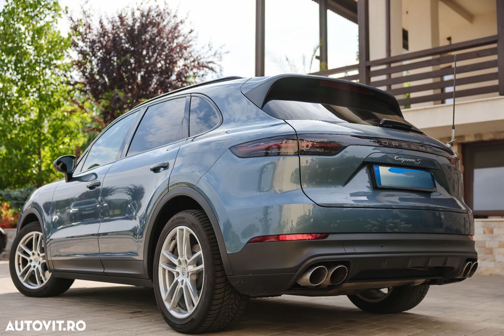 Porsche Cayenne - 6
