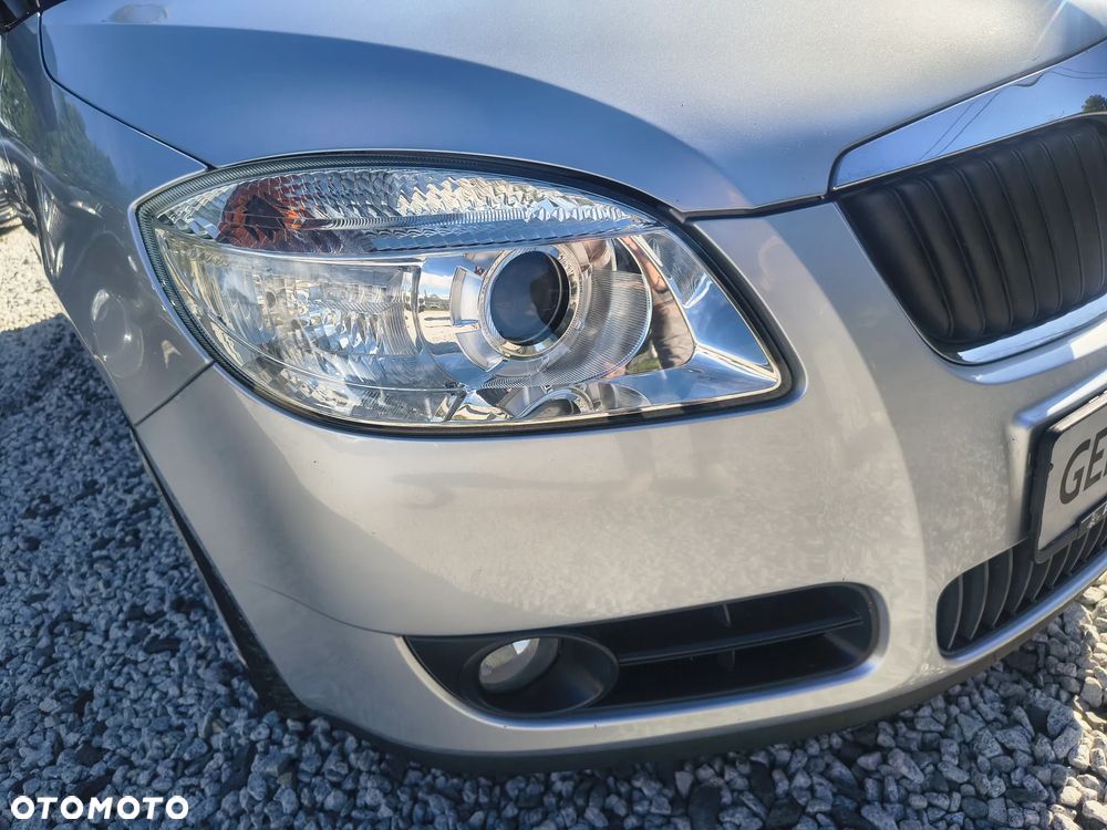 Skoda Fabia 1.2 HTP Elegance - 11