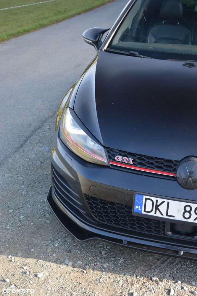 Volkswagen Golf - 17