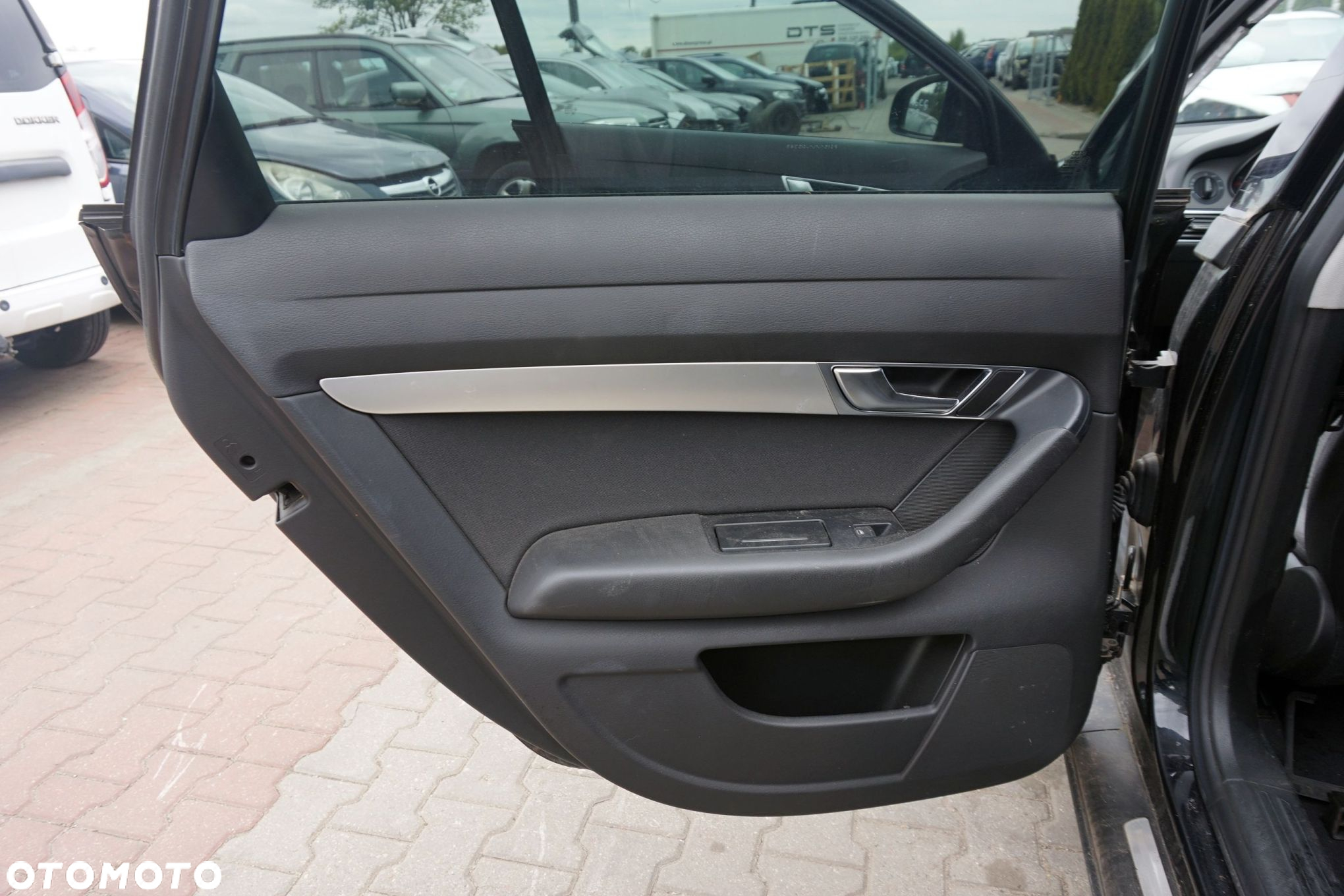 BOCZEK TAPICERKA DRZWI LEWY TYŁ A6 C6 KOMBI  AUDI 2004-2008 - 2