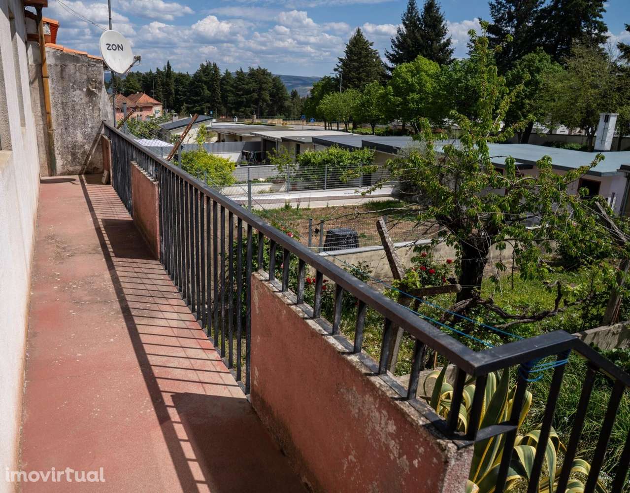 Moradia com potencial no centro de Bragança – ideal para habitação par - Grande imagem: 4/39