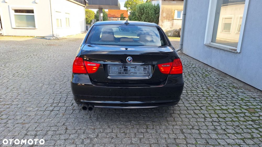 BMW Seria 3 325i Edition Sport - 5