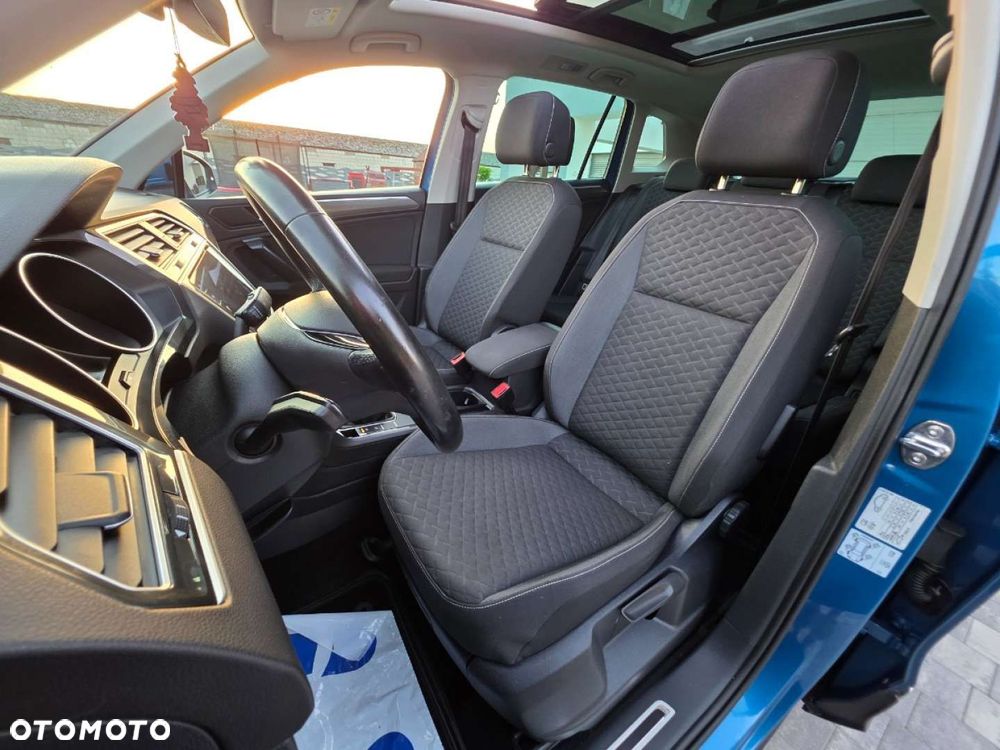 Volkswagen Touran - 19