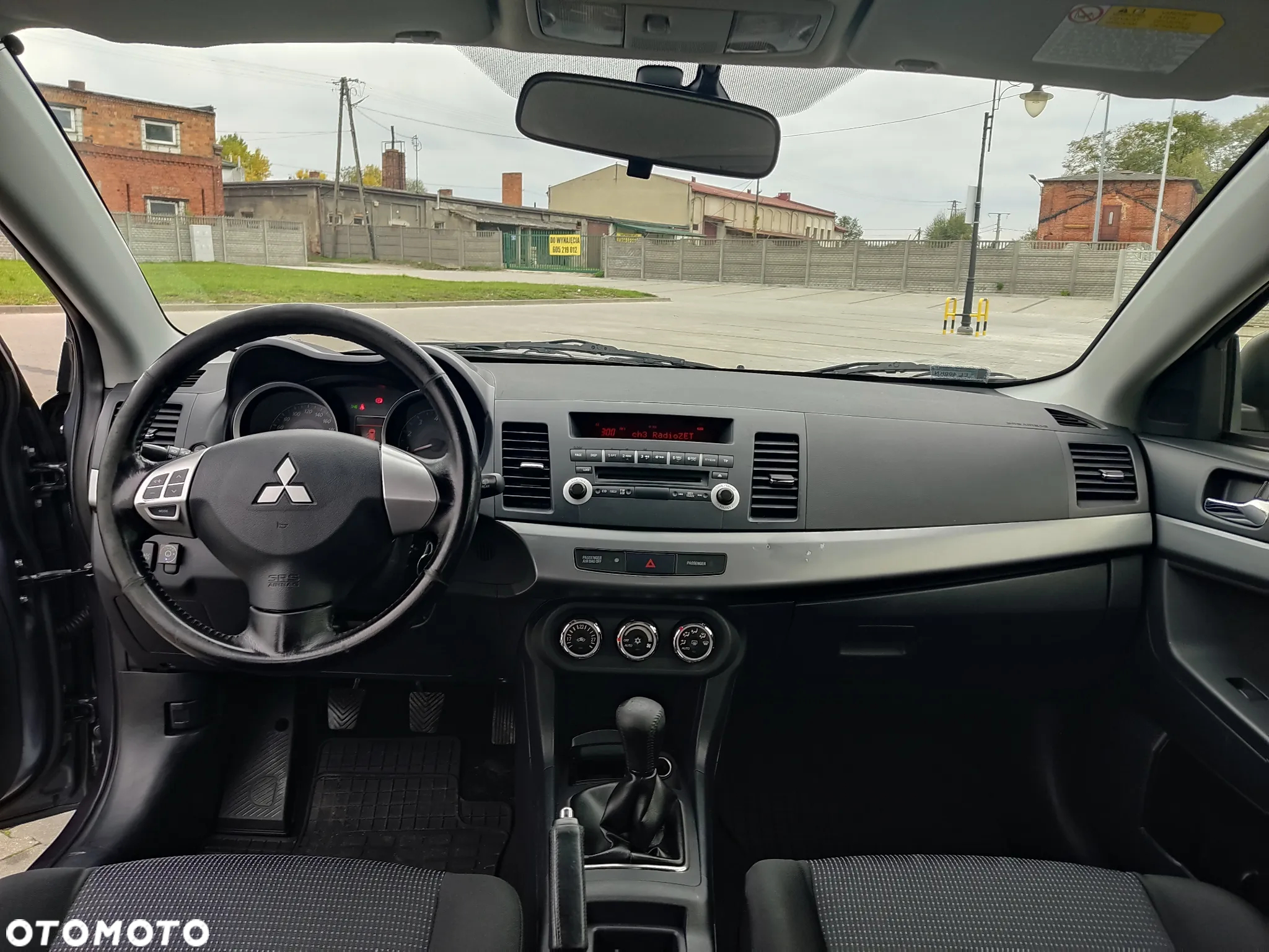 Mitsubishi Lancer 1.5 Inform - 2
