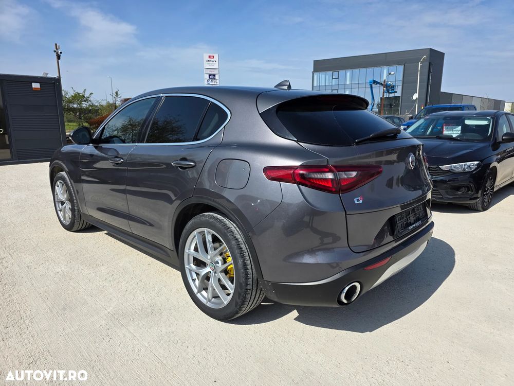 Alfa Romeo Stelvio 2.2 16V AT8 Q4 Veloce - 5