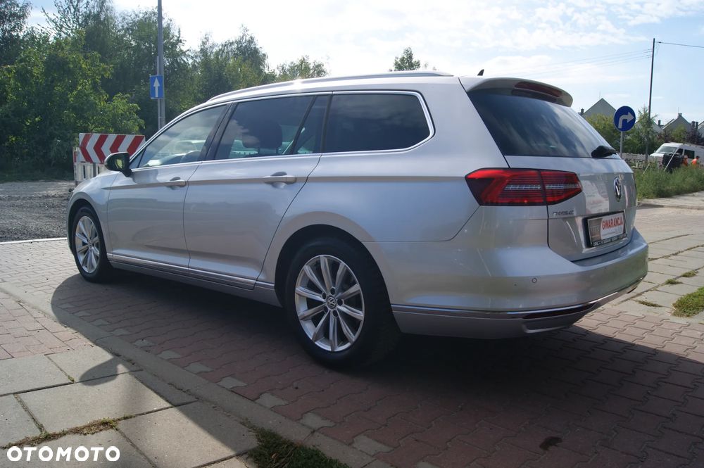Volkswagen Passat 1.6 TDI SCR DSG Business - 4