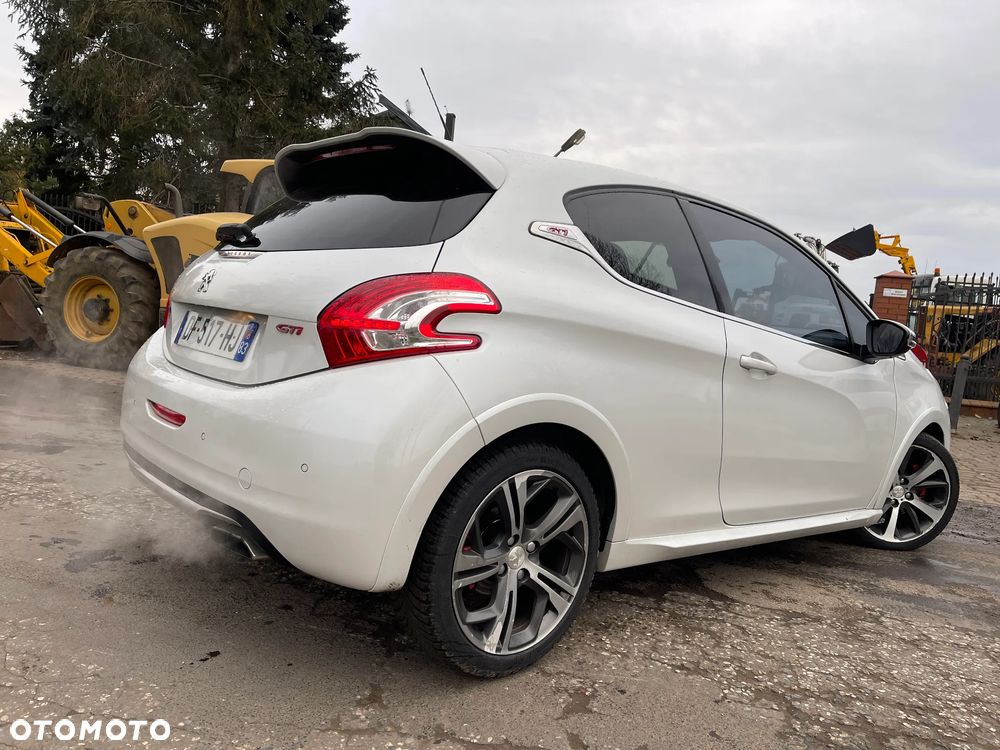 Peugeot 208 1.6 THP GTi - 1