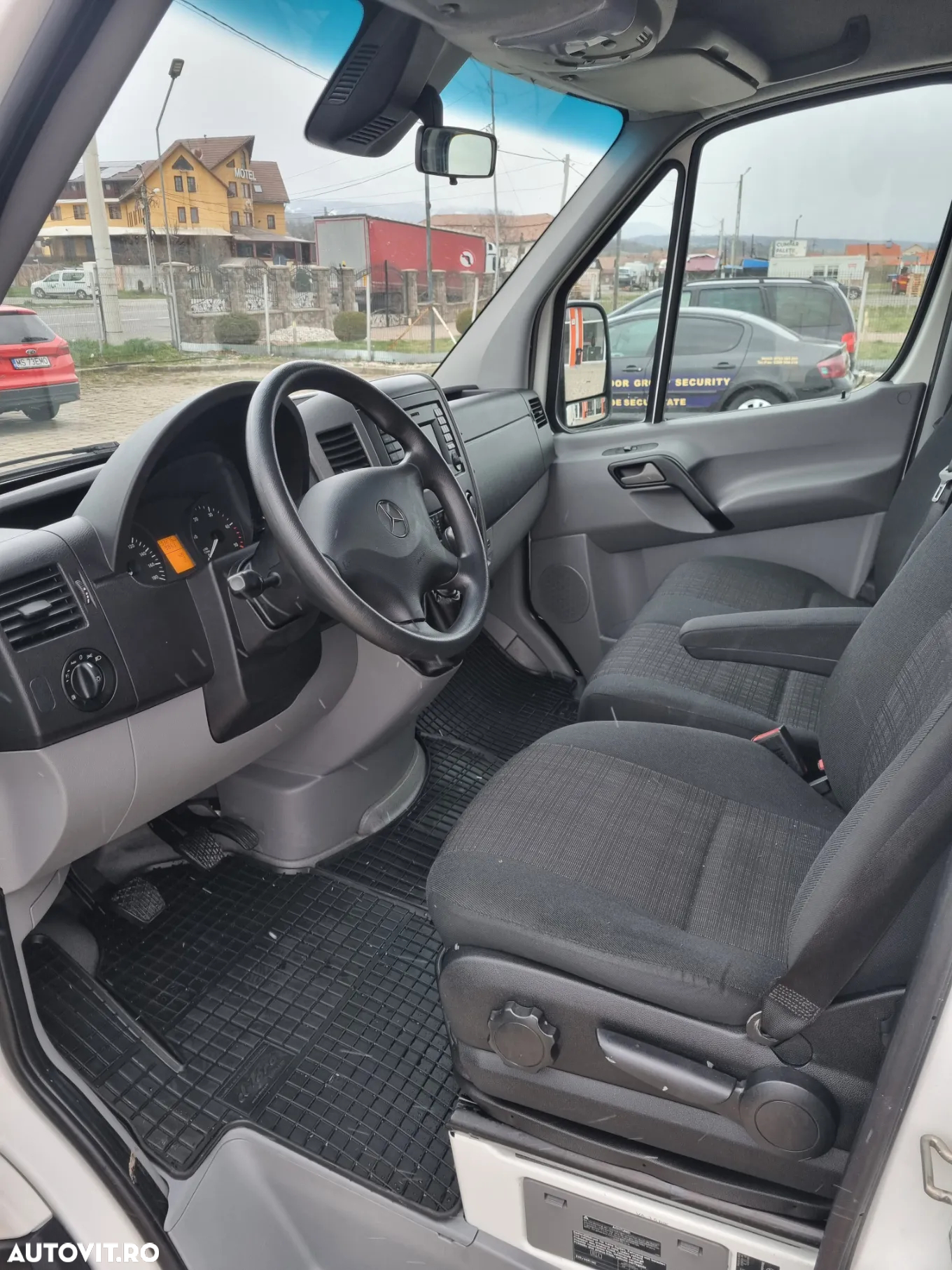Mercedes-Benz Sprinter 314 CDI An Model 2018 Climă Navigație Mare Xenon Leduri in faruri Line-Asist Scaun pernă aer Cameră video pe marșalier - 9