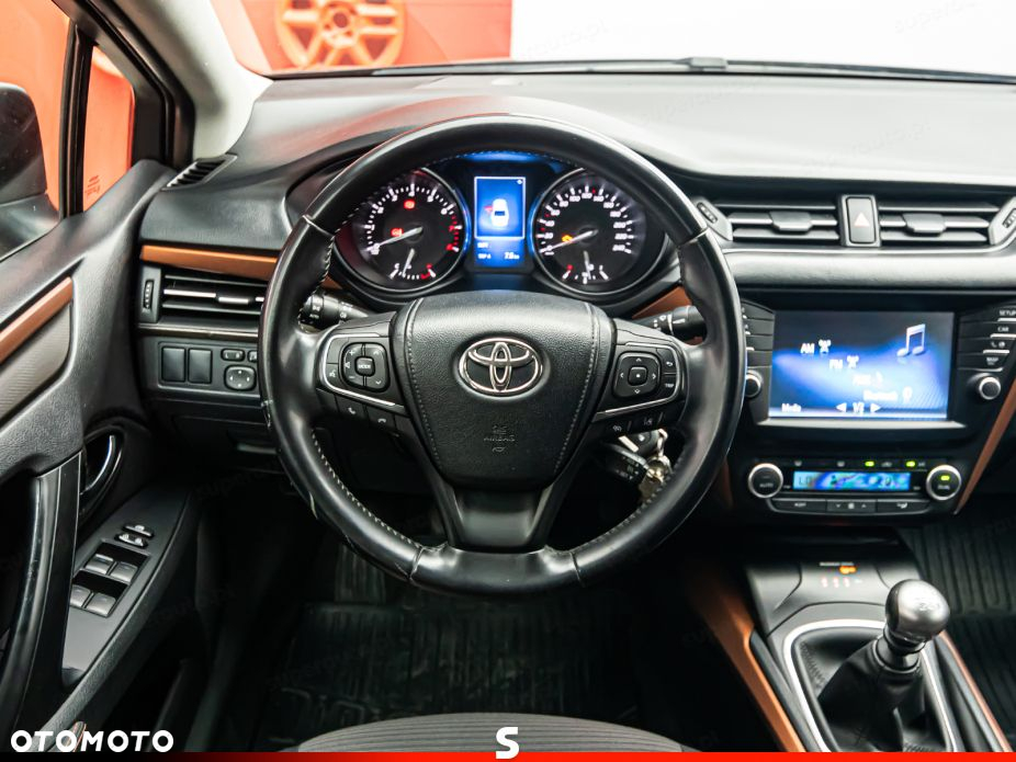 Toyota Avensis 1.8 Premium - 9