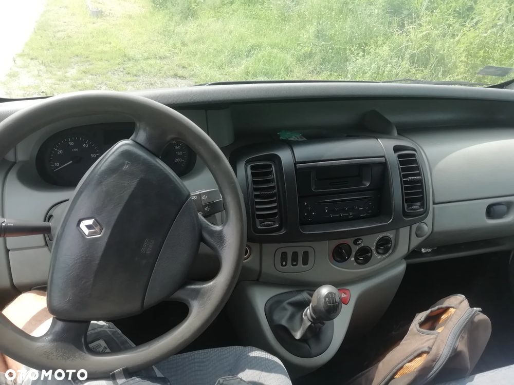 Renault Trafic - 10