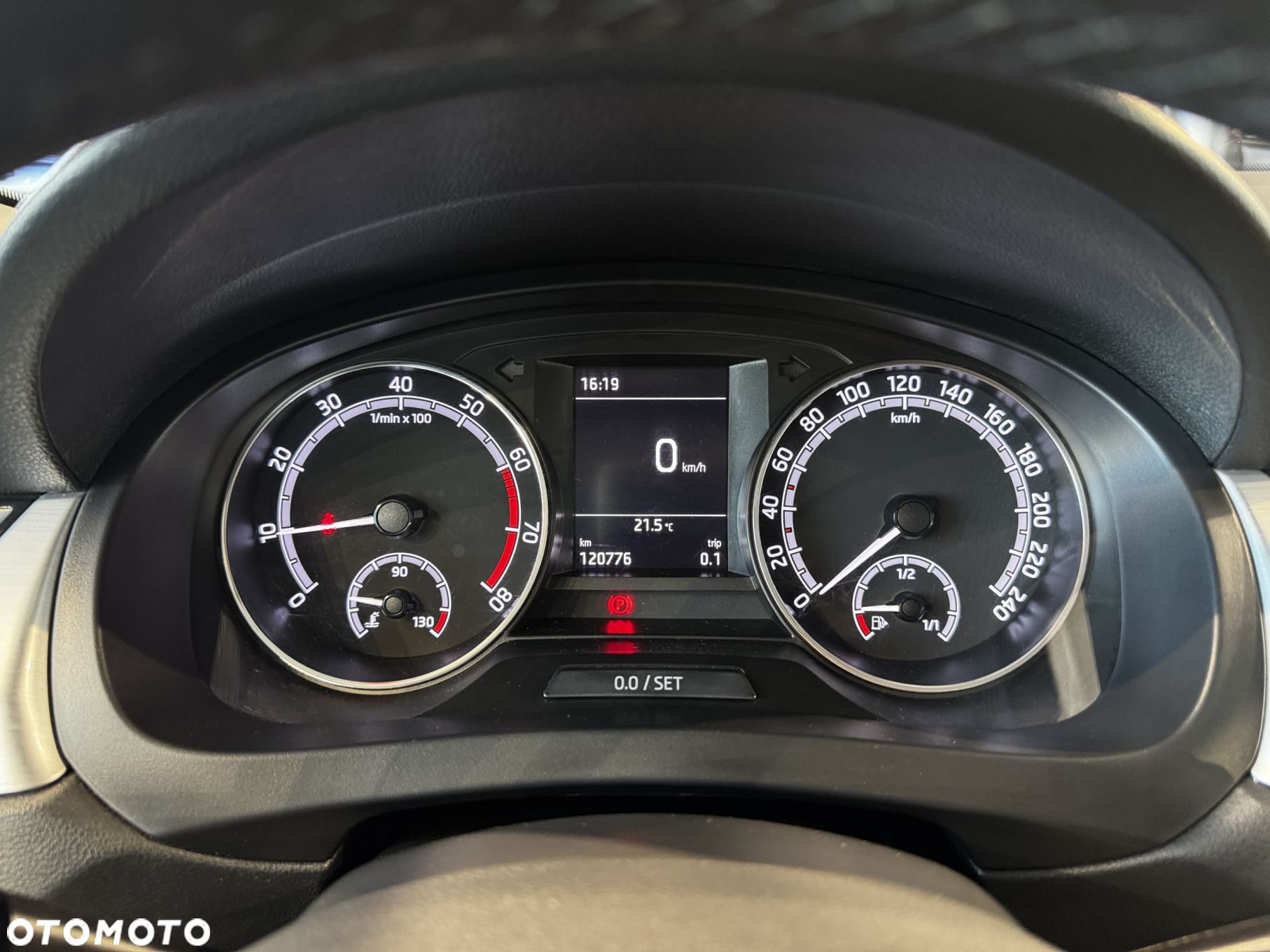 Skoda RAPID - 19