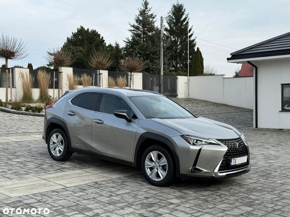 Lexus UX - 4