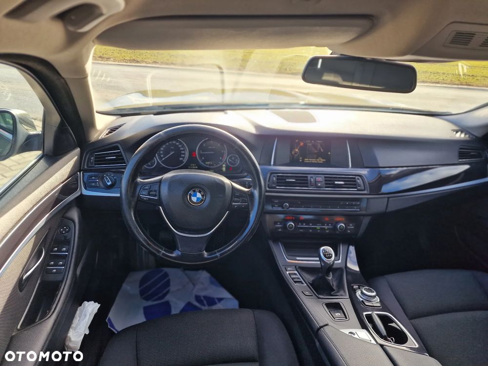 BMW Seria 5 518d - 22