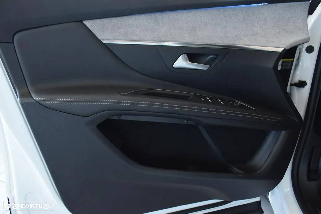 Peugeot 3008 1.6 Hybrid4 GT e-EAT8 - 11