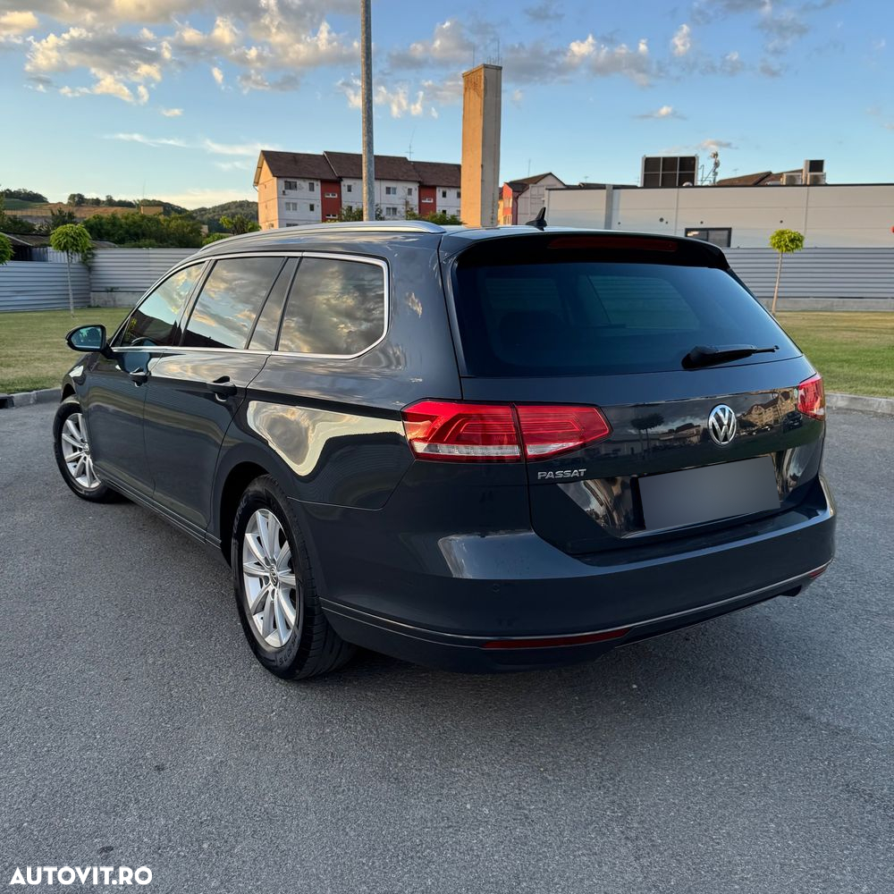 Volkswagen Passat Variant 2.0 TDI DSG Highline - 16