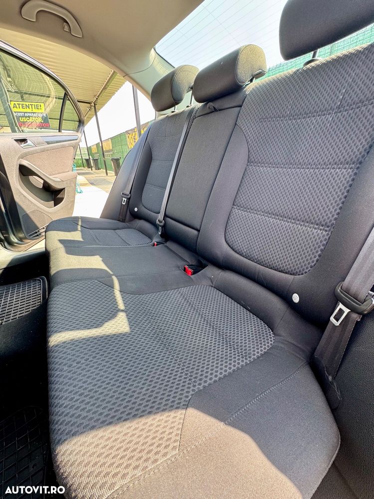 Volkswagen Jetta 1.6 TDI DPF Comfortline - 13