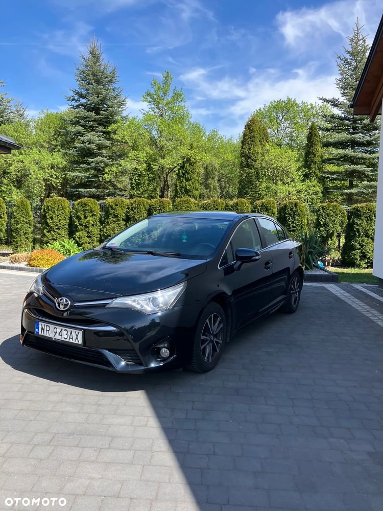Toyota Avensis 1.8 Premium - 12