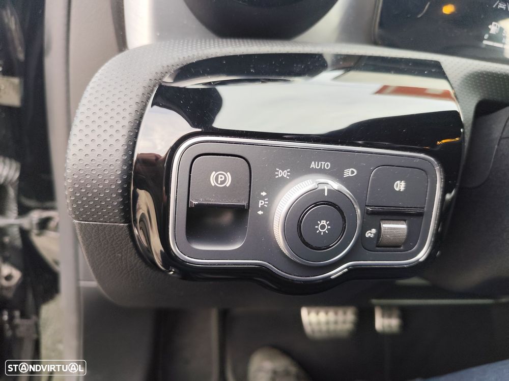 Mercedes-Benz A 250 e AMG Line - 31