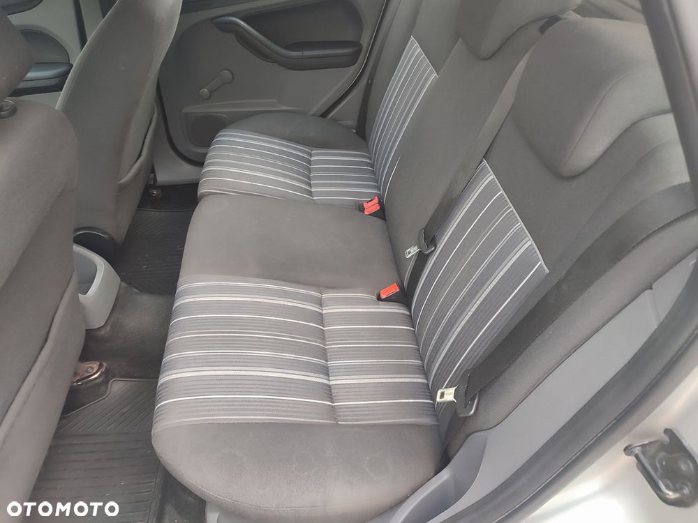 Ford Focus 1.6 Ambiente - 6
