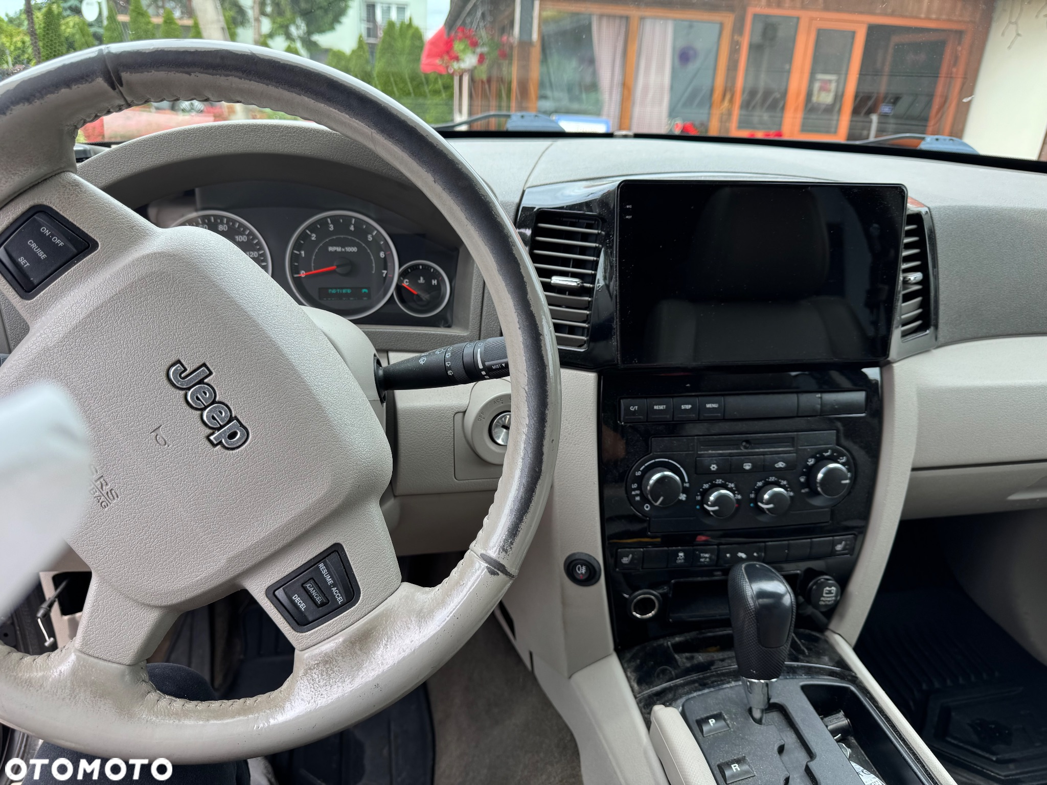 Jeep Grand Cherokee - 11
