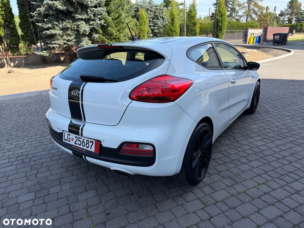 Kia Ceed 1.6 GDI Dream Team Edition - 12