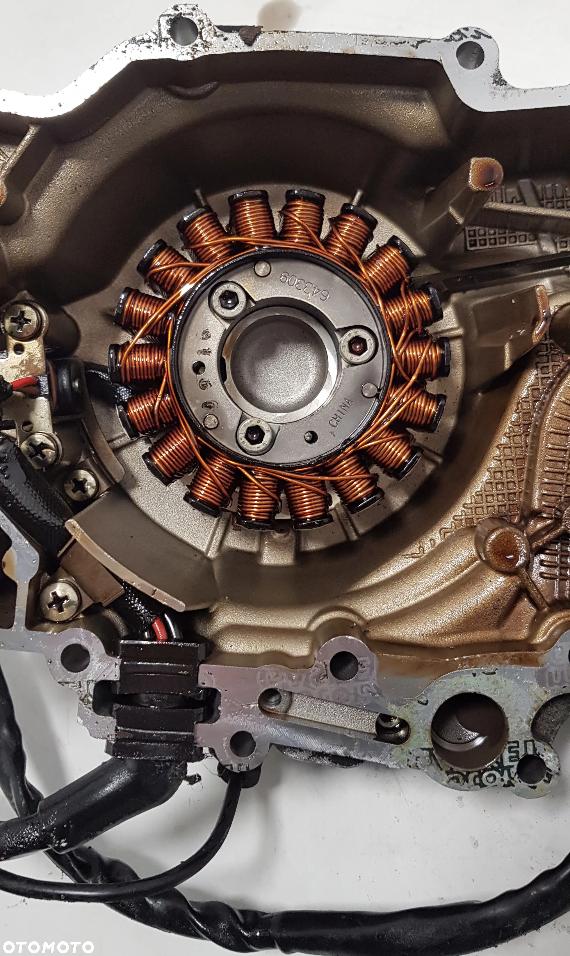 Piaggio X10 350 Pokrywa Pompy wody + stator - 4