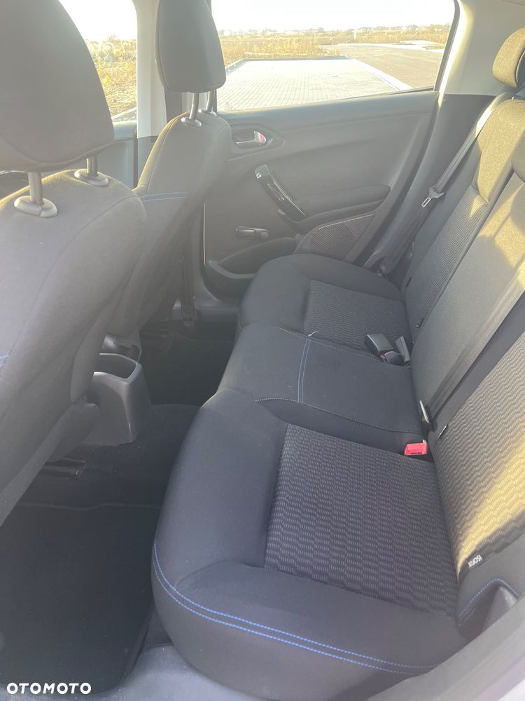 Peugeot 208 1.6 BlueHDi Active S&S - 12