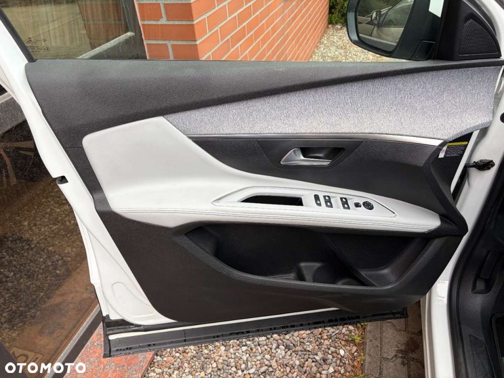 Peugeot 5008 1.5 BlueHDi Allure S&S - 22