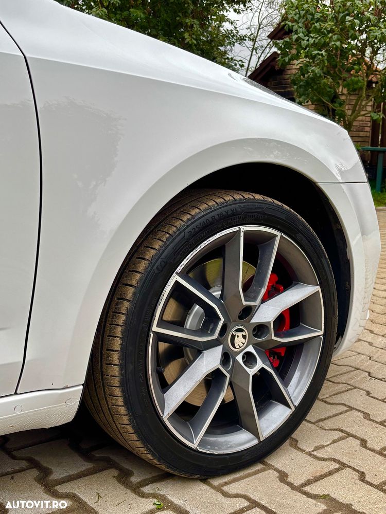 Skoda Octavia 2.0 TDI DSG RS - 5