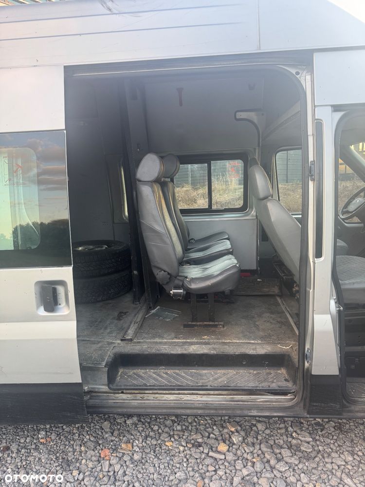 Ford Transit - 11