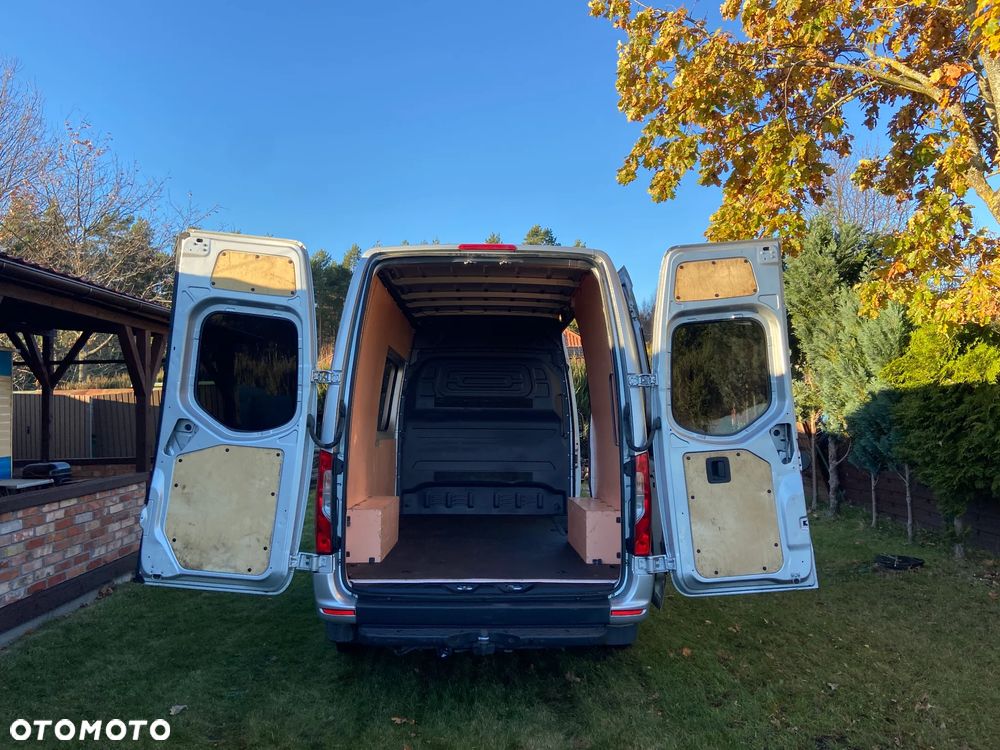 Mercedes-Benz Sprinter - 10