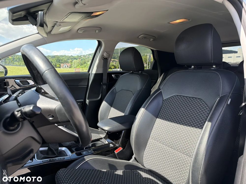 Kia XCeed 1.5 T-GDI Business Line - 12