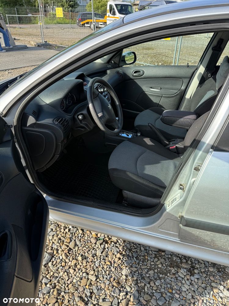 Peugeot 206 - 10