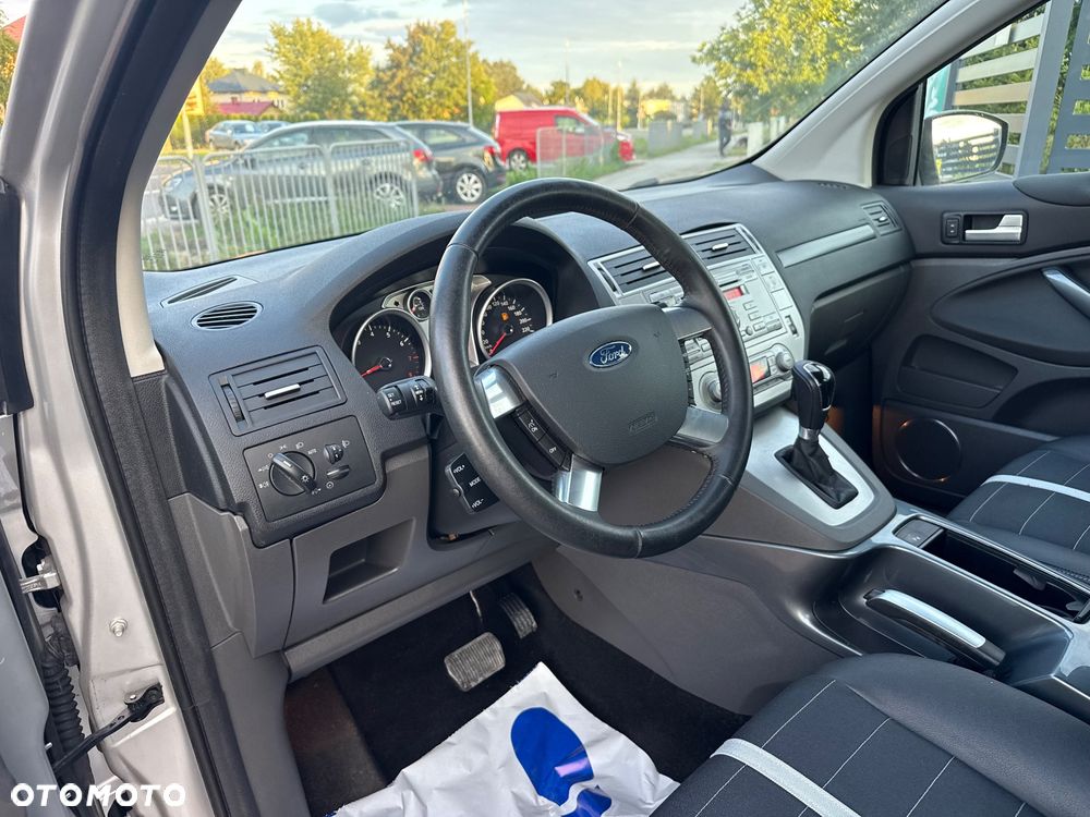 Ford Kuga 2.5 Titanium - 18
