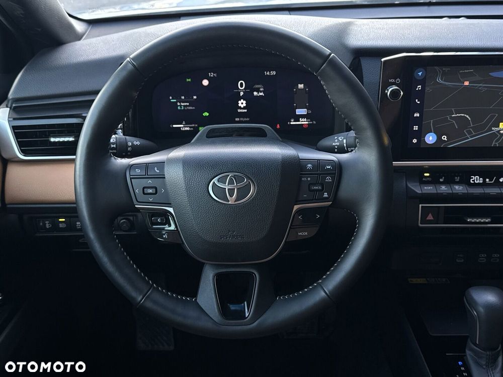 Toyota Camry - 17