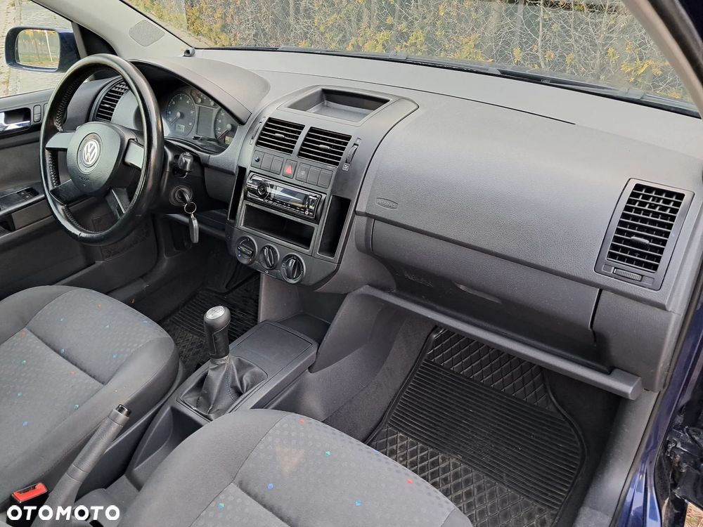 Volkswagen Polo 1.4 16V Comfortline - 10