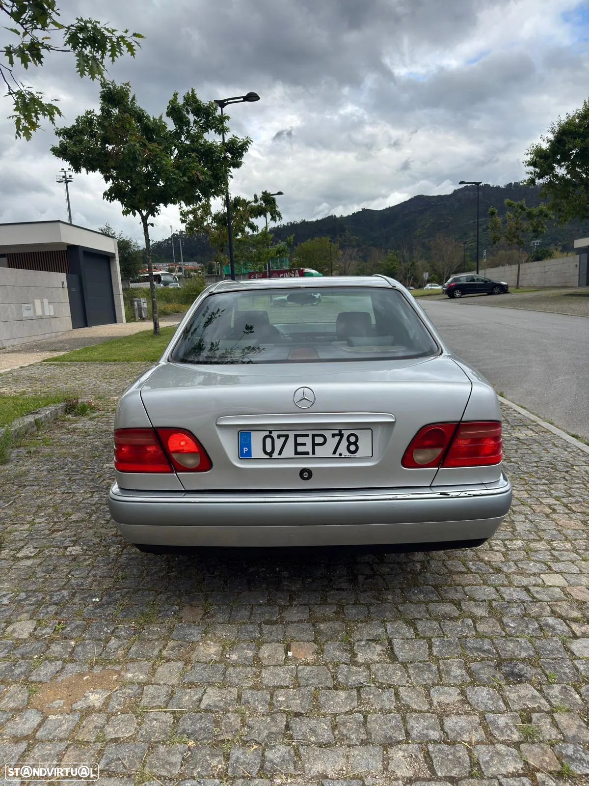 Mercedes-Benz 220 - 3