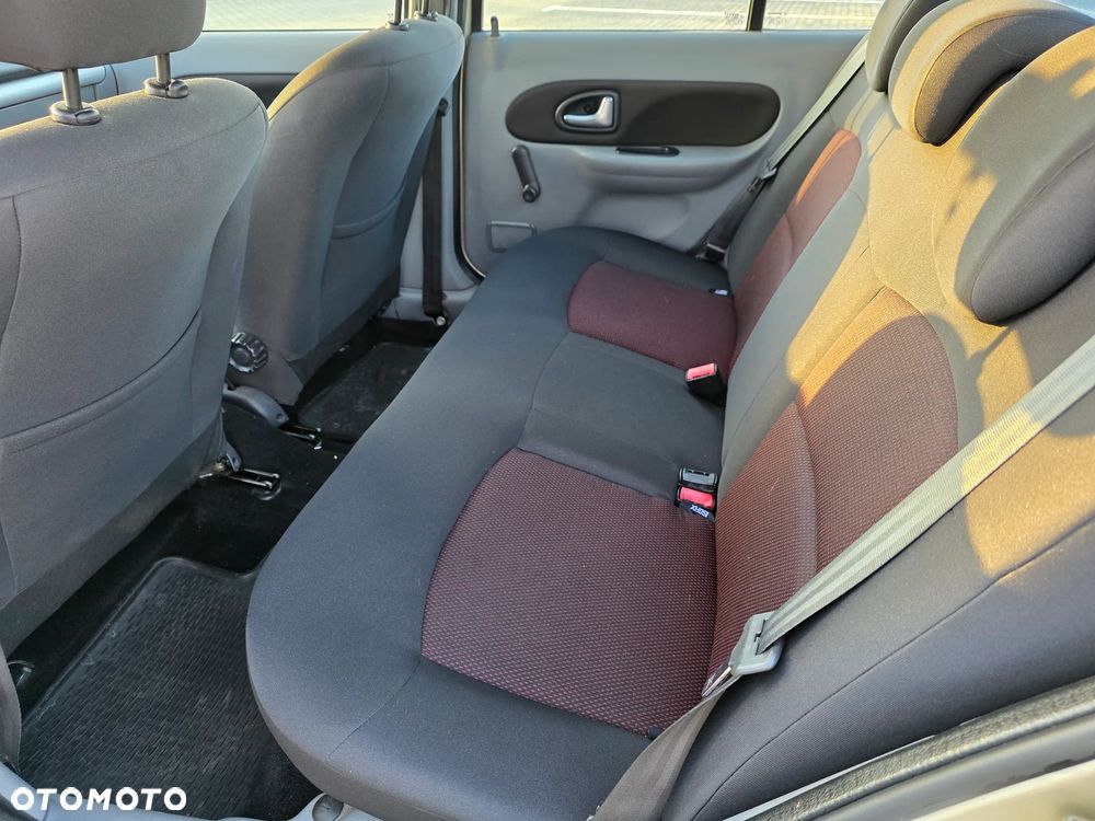 Renault Thalia 1.2 16V All Inclusive Euro5 - 9