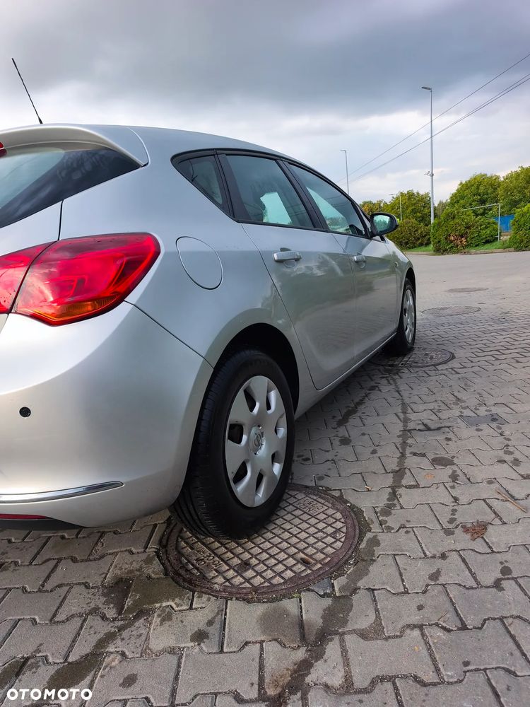 Opel Astra 1.6 CDTI Enjoy - 6