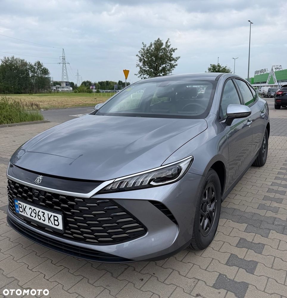 BYD Qin - 1
