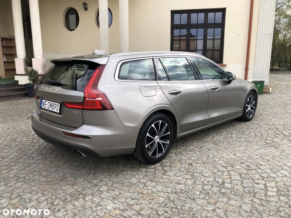 Volvo V60 B4 D Momentum Pro - 4