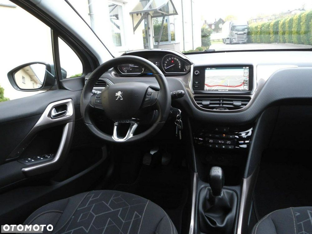 Peugeot 2008 1.6 e-HDi Allure S&S - 27