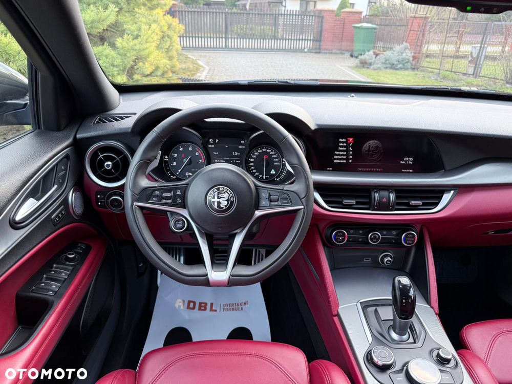 Alfa Romeo Stelvio 2.0 Turbo 16V AT8-Q4 Ti - 5