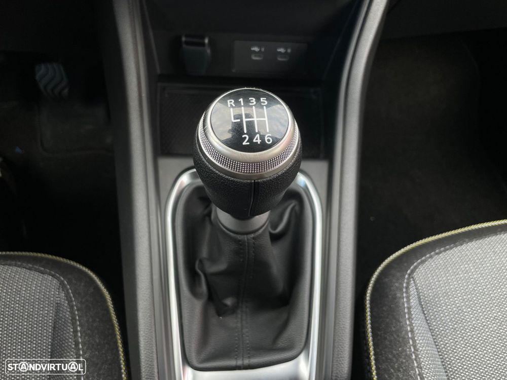 Renault Captur 1.0 TCe Techno Bi-Fuel - 21