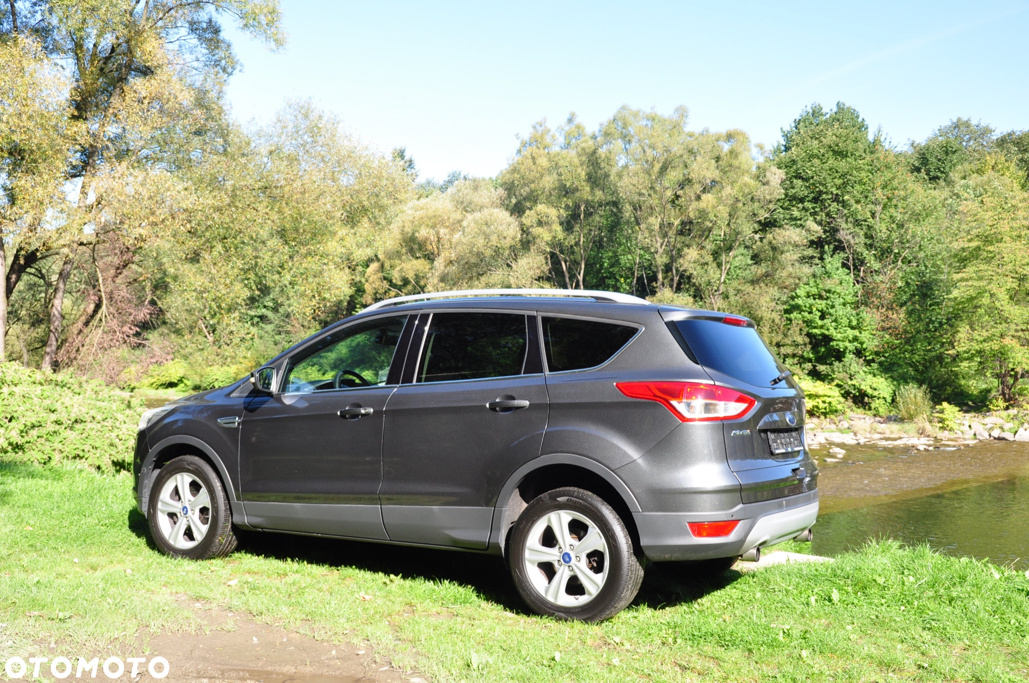 Ford Kuga 1.6 EcoBoost 2x4 Titanium - 3