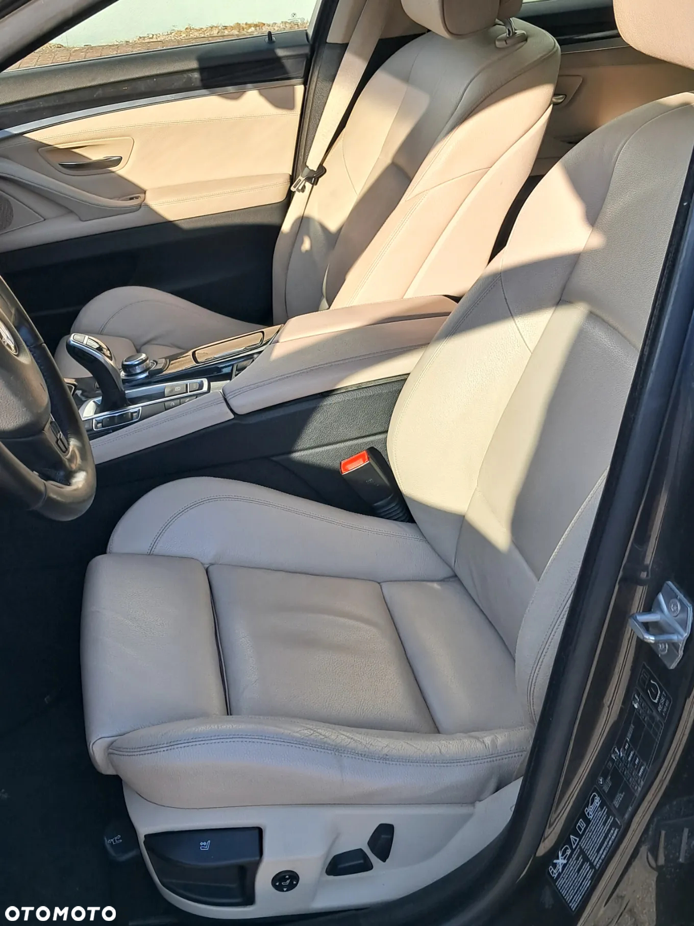 BMW Seria 5 525d xDrive - 9