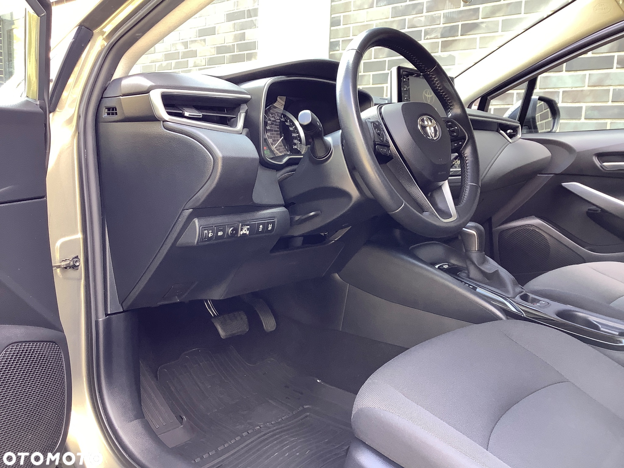 Toyota Corolla 1.8 Hybrid Comfort - 8